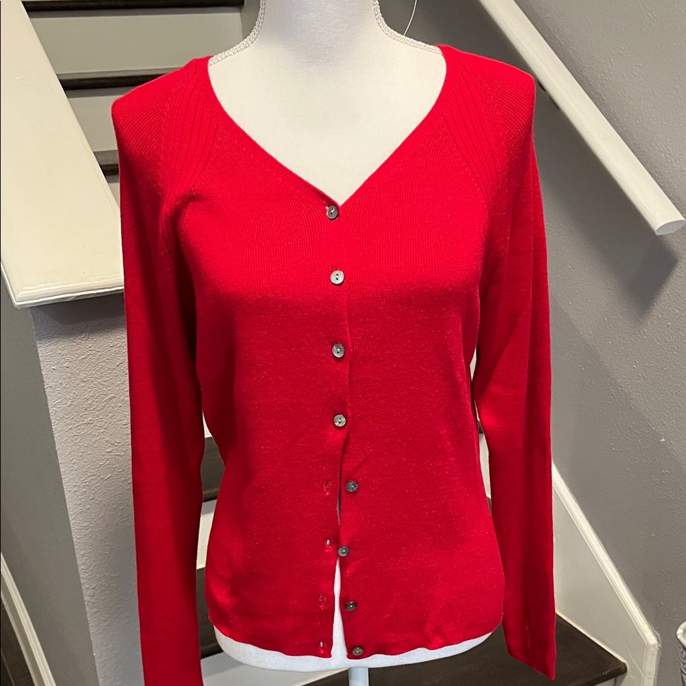 Valerie Steven’s Petite Med. Red V-Neck Button-Up Sweater New. Classic Details